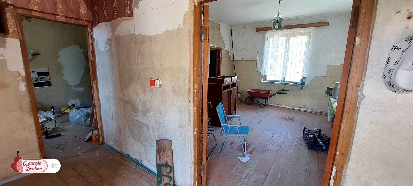 without repair 5-room house for sale